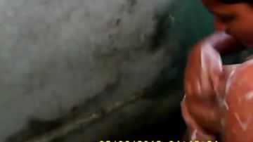 MILF an Indian shower xxx