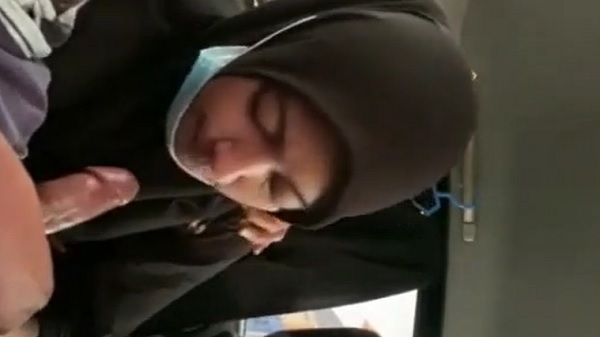 Hijabwali Muslim girl car sex video
