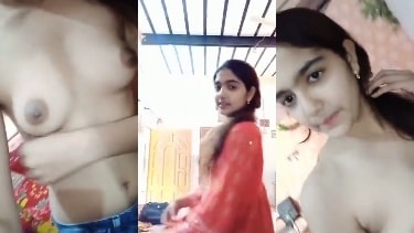 Indian girl took off her clothes and showed her naked body