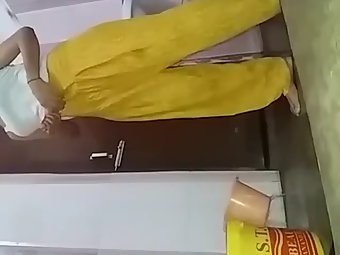 Naked Video of Desi Indian Girl Taking a Shower