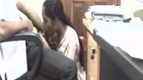 Desi young girl gave her boss blowjob in office
