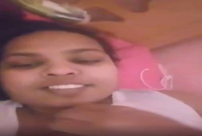Tamil aunty showing off nude body in bed